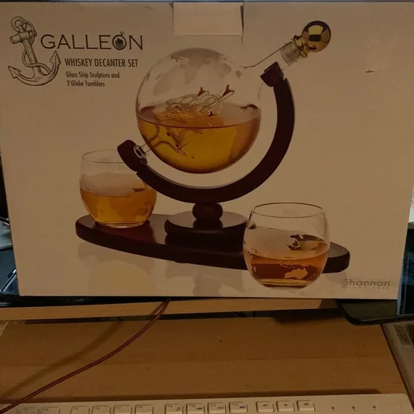 Galleon Globe Whiskey Decanter Set Shannon Godinger - Picture 4 of 6